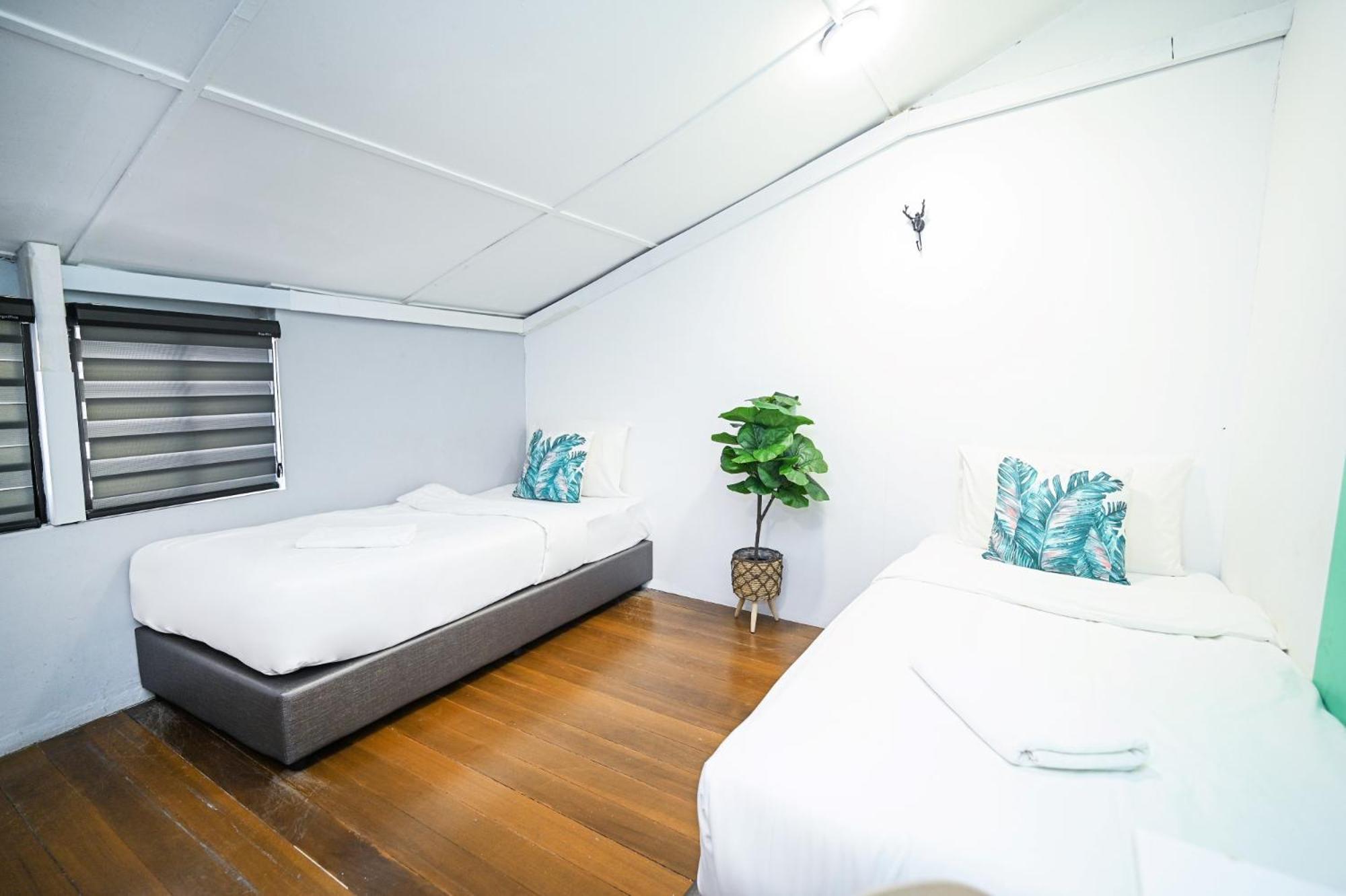 Swing & Pillows @ Beach Street George Town Exterior foto